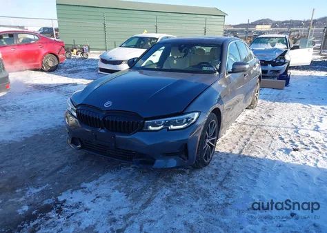 2022 BMW 3 Series 330E z USA, uszkodzony, nr VIN 3MW5P7J01N8C56859